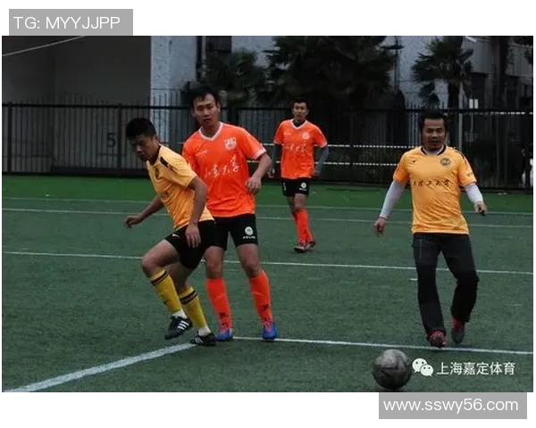 上海足球队以87分稳居精英赛积分榜首位竞争愈发激烈
