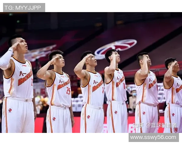 南京篮球队在城市联赛中以54分稳居榜首竞争激烈的积分榜形势分析