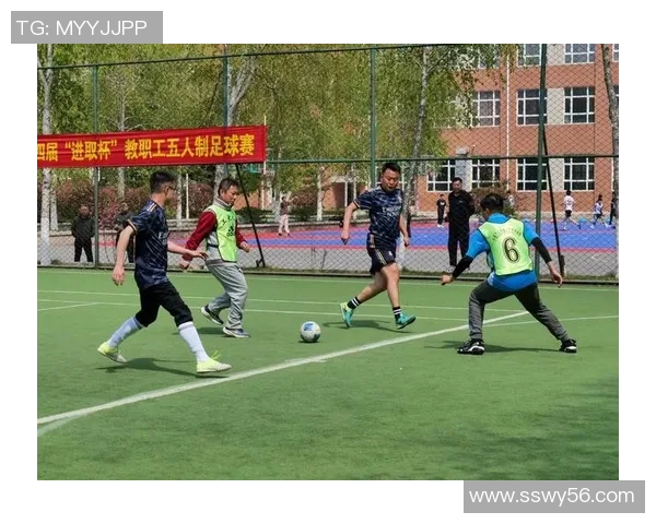 足球明星齐聚五人制足球赛场展现技艺与激情的精彩对决 足球明星齐聚五人制足球赛场展现技艺与激情的精彩对决